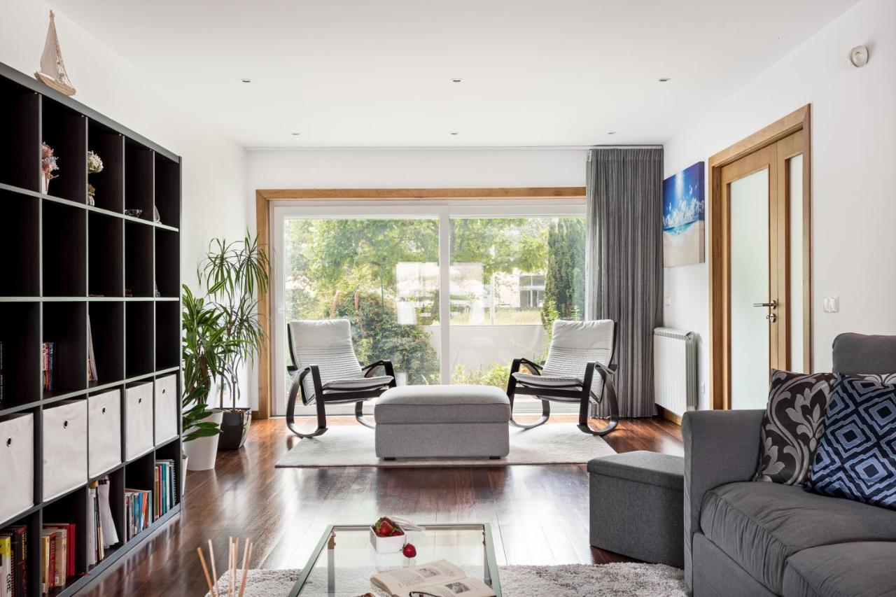Апартаменти Joivy Sleek House Balcony & 2 Terraces In Porto Мая Екстер'єр фото